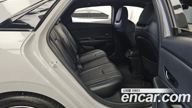Hyundai Avante CN7 — Фото автомобиля 12