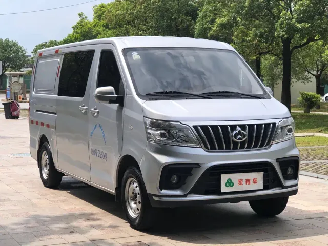 Changan Ruixing M80 — Фото автомобиля 3
