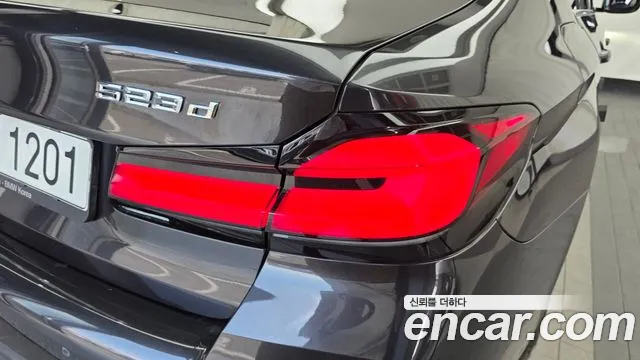 BMW 5-Series 5 серия (G30) 523d M Sport — Фото автомобиля 5