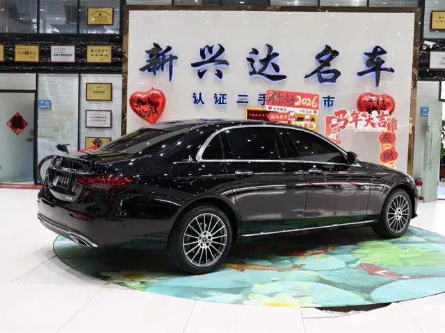 Mercedes-Benz E-Class — Фото автомобиля 5