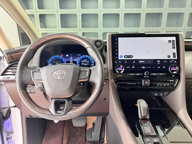 Toyota Alphard — Фото автомобиля 27
