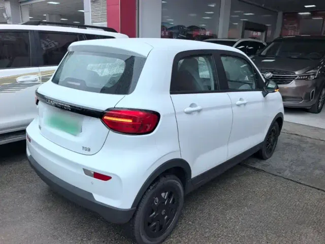Leapmotor T03 — Фото автомобиля 6