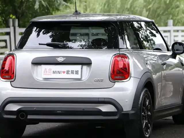 MINI Hatch — Фото автомобиля 4