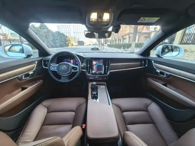 Volvo V90 — Фото автомобиля 16