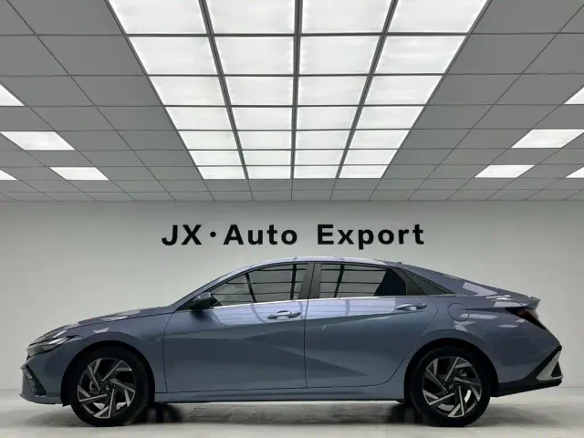 Hyundai Elantra — Фото автомобиля 5