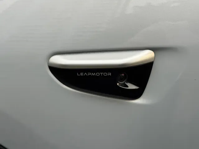 Leapmotor C11 — Фото автомобиля 13