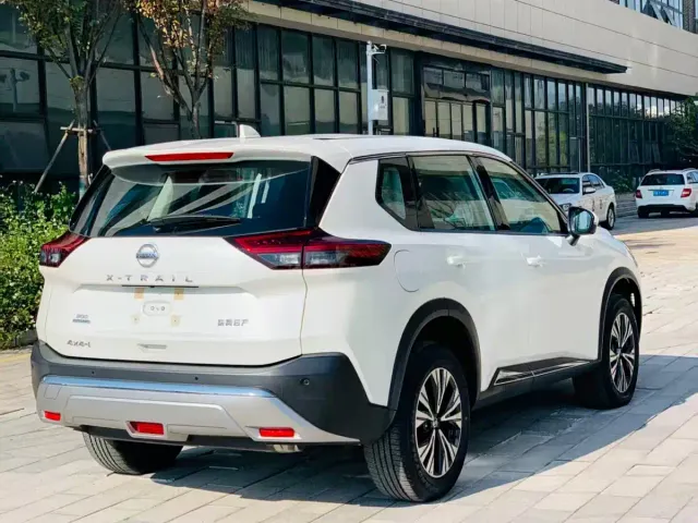 Nissan X-Trail — Фото автомобиля 4