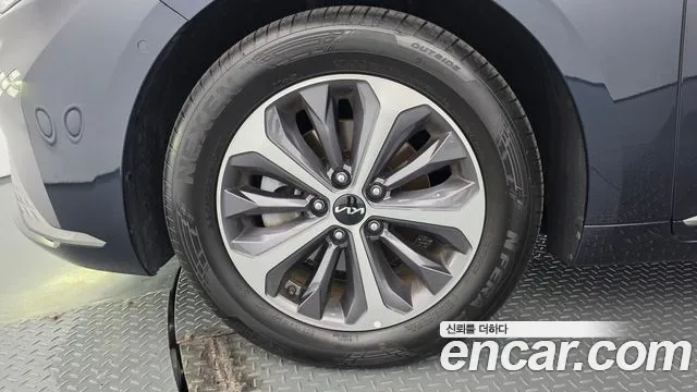 Kia K8 K8 Hybrid — Фото автомобиля 5