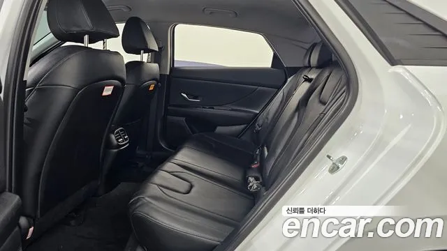 Hyundai AVANTE Avante (CN7) — Фото автомобиля 25
