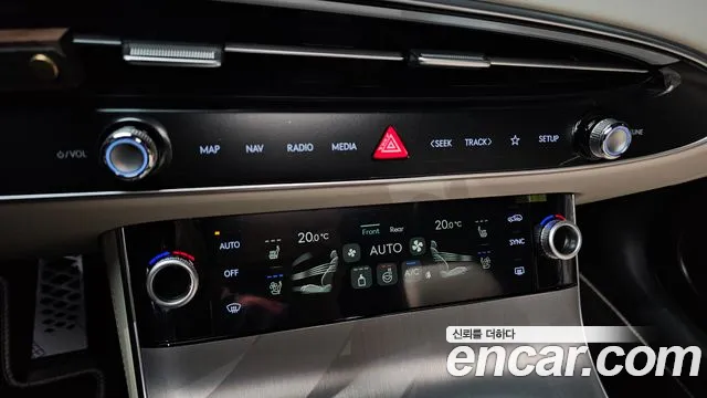 Genesis GV70 2.5T Бензин 2WD — Фото автомобиля 18