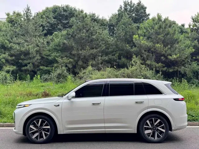 Li Auto L7 — Фото автомобиля 3