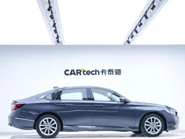 Honda Accord — Фото автомобиля 3