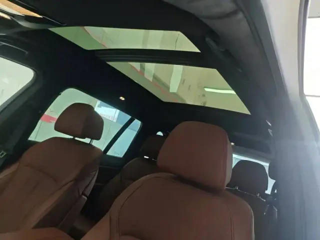 BMW X7 — Фото автомобиля 10