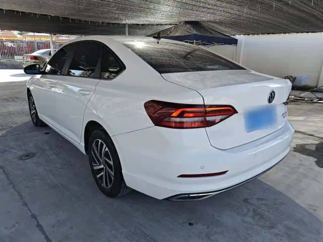 Volkswagen Lavida — Фото автомобиля 4