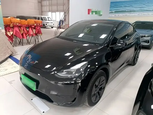 Фотография автомобиля — Tesla Model Y