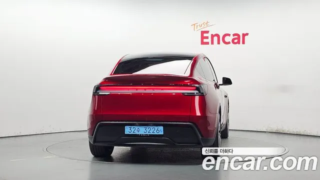 Tesla Model Y — Фото автомобиля 3