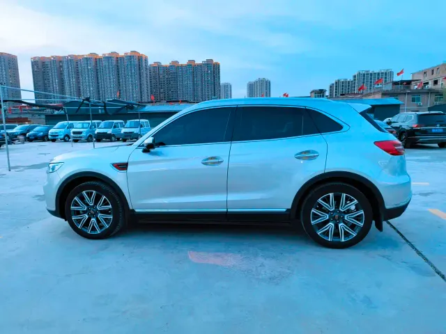 Hongqi HS5 — Фото автомобиля 7