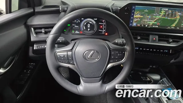 Lexus UX — Фото автомобиля 12