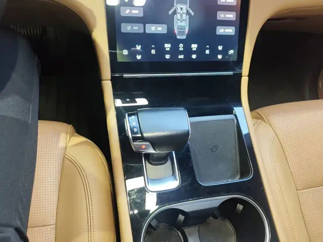 Li Auto ONE — Фото автомобиля 13