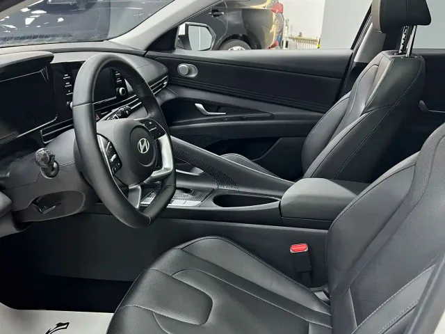 Hyundai Elantra — Фото автомобиля 7