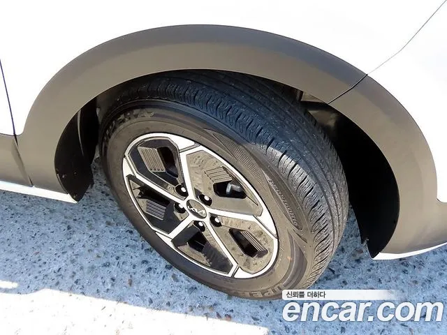 Kia Niro The All New — Фото автомобиля 5