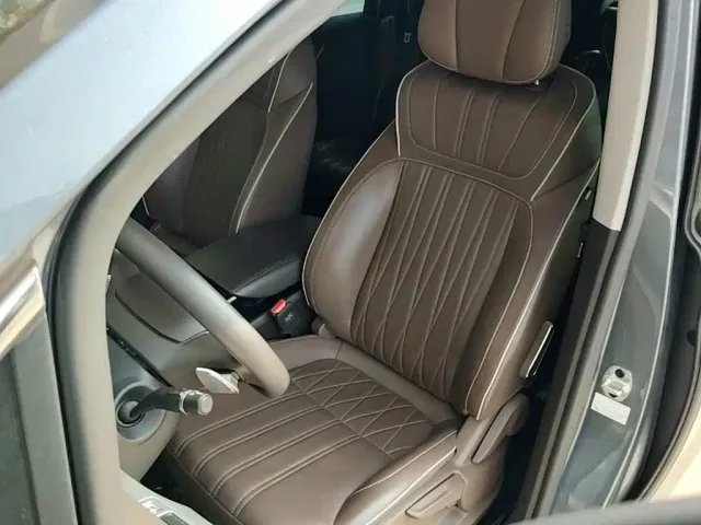 Roewe iMAX8 — Фото автомобиля 14
