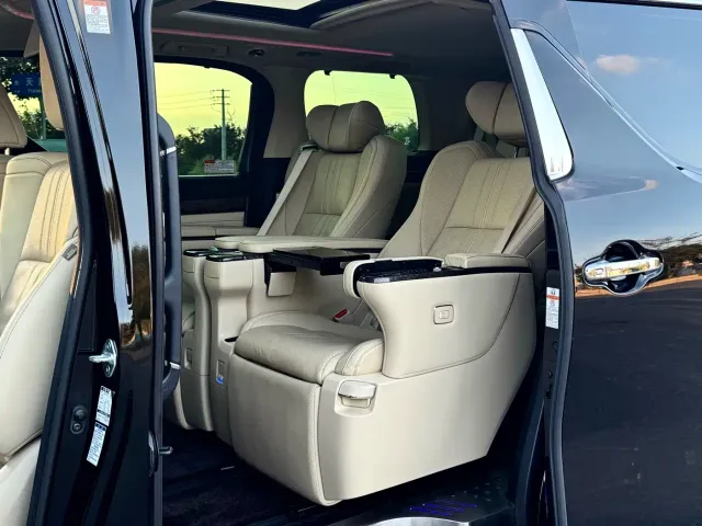 Toyota Vellfire — Фото автомобиля 14