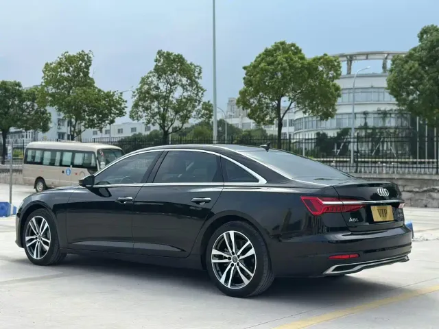 Audi A6L — Фото автомобиля 7