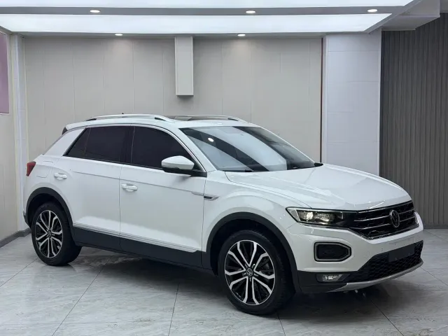 Volkswagen T-Roc — Фото автомобиля 3