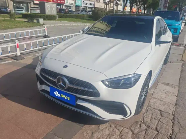Фотография автомобиля — Mercedes-Benz C-Class