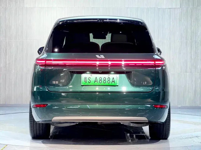 Li Auto L9 — Фото автомобиля 2