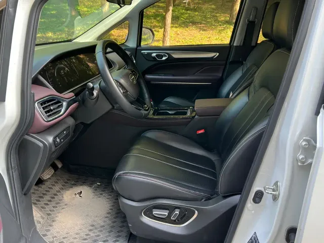 GAC Trumpchi M6 — Фото автомобиля 3