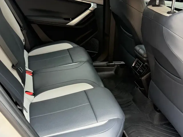 Geely Boyue L — Фото автомобиля 10