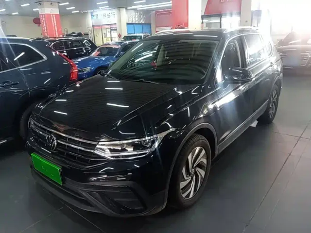 Фотография автомобиля — Volkswagen Tiguan L