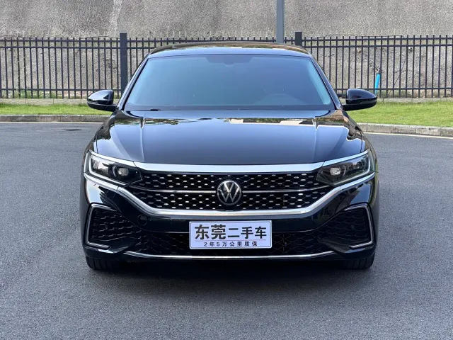 Volkswagen Passat — Фото автомобиля 3
