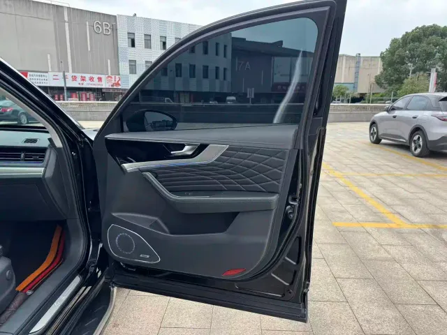 Hongqi HS5 — Фото автомобиля 28