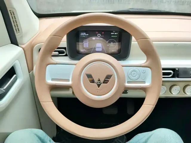 Wuling Hongguang Mini EV — Фото автомобиля 10