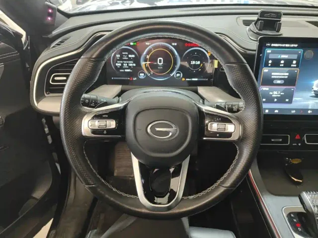 GAC Trumpchi GS8 — Фото автомобиля 10