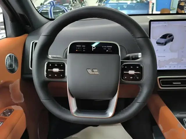 Li Auto L7 — Фото автомобиля 10
