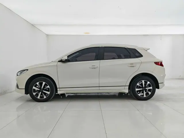 BYD e2 — Фото автомобиля 6