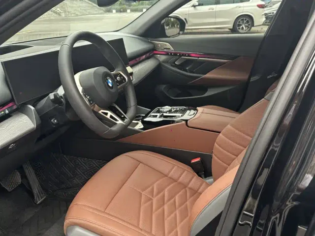BMW 5 Series — Фото автомобиля 6