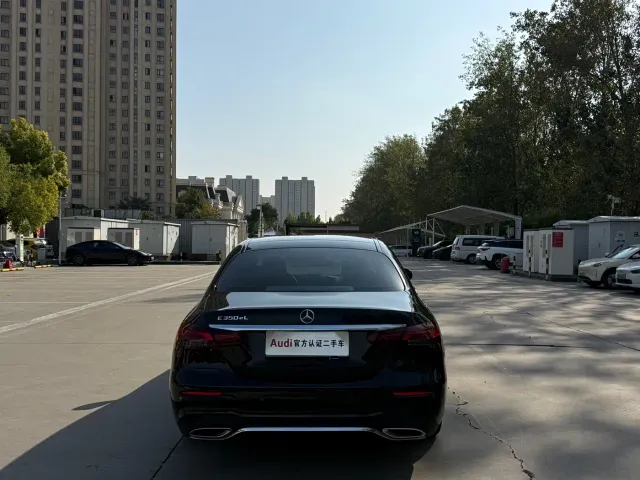 Mercedes-Benz E-Class — Фото автомобиля 5