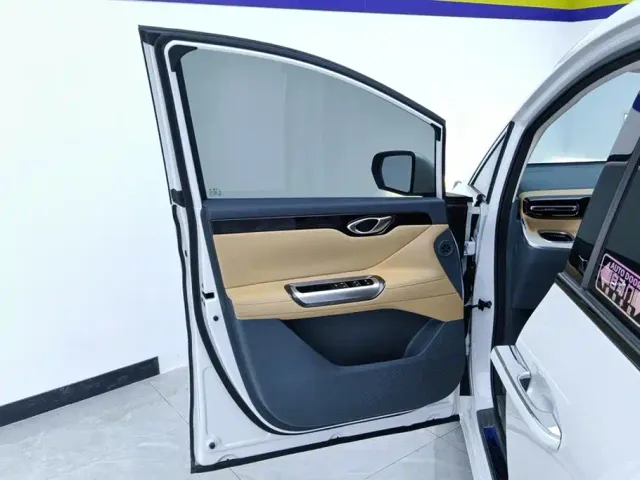 GAC Trumpchi E8 — Фото автомобиля 7