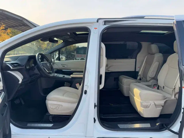Toyota Granvia — Фото автомобиля 11