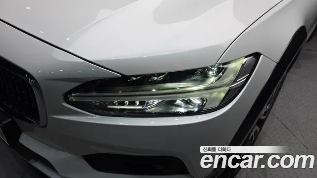 Вольво V90 — Фото автомобиля 22