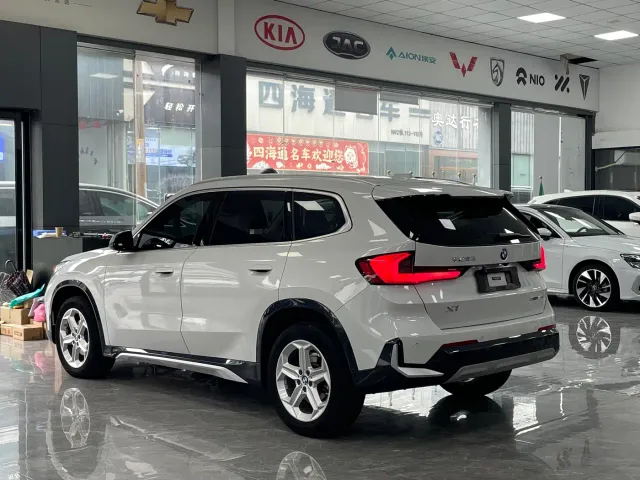 BMW X1 — Фото автомобиля 14