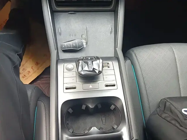 BYD Qin L — Фото автомобиля 13