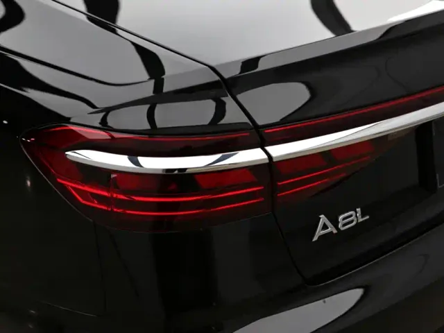 Audi A8 — Фото автомобиля 27