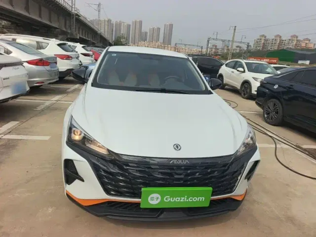 Dongfeng Yixuan — Фото автомобиля 2