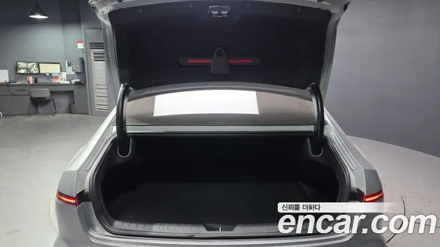 Hyundai Grandeur Grandeur (GN7) 3.5 LPG 2WD (Такси) — Фото автомобиля 20